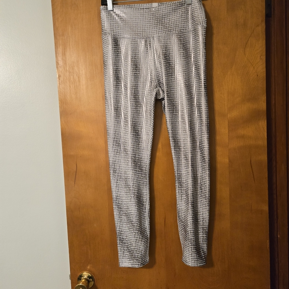 Peloton Show Up Foil Silver & White Leggings Size 1X